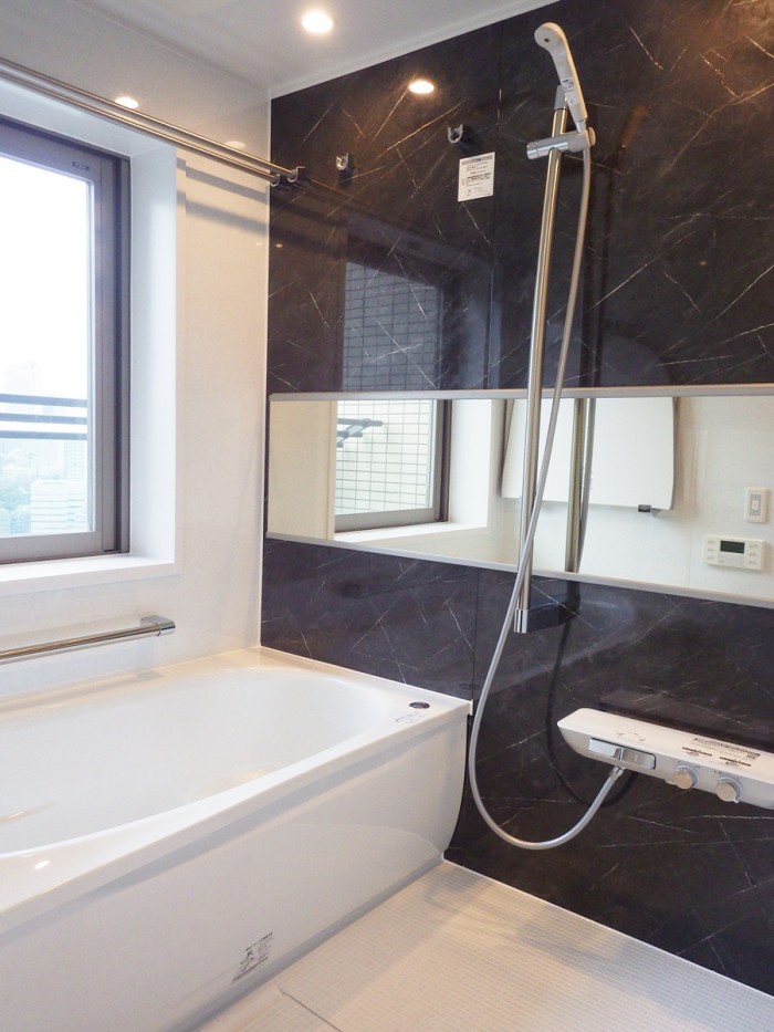 静寂な空間に心癒されゆるりとリラックスバスタイム　港区Y様邸